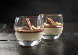 Panna Cotta,o.t.t® PLUS Milk Chocolate dessert topping, cookie dough - chocolate and cookie dough dessert pot - 1000px